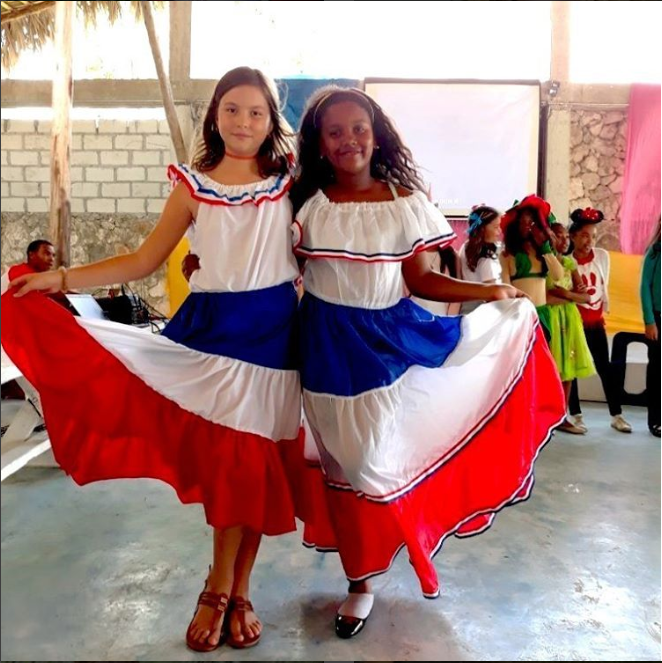 Национальный доминиканский костюм